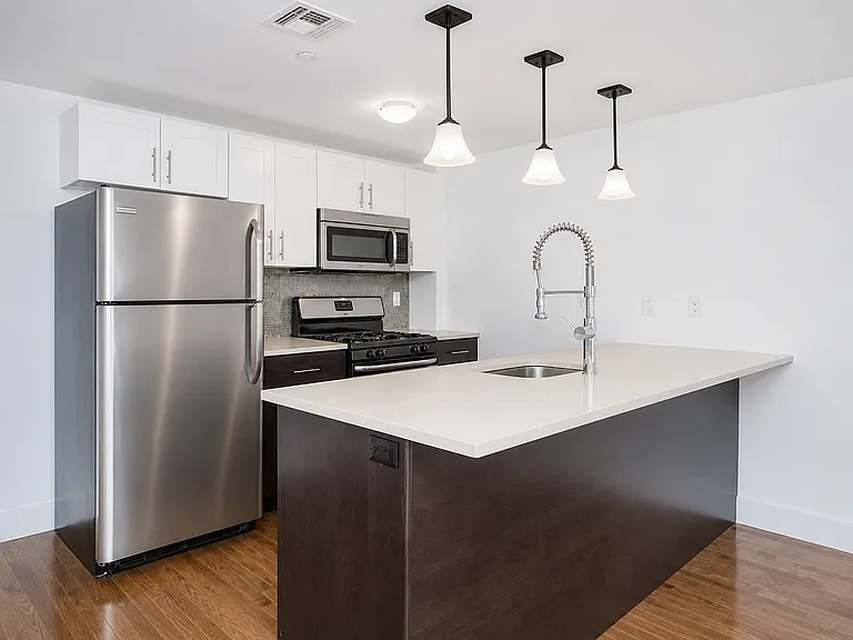 80 Meserole St — Photo 2