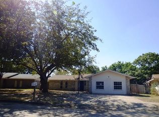 1822 Guinevere St, Arlington, TX 76014