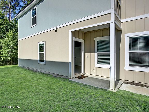 2nd image of 72 VERO Drive