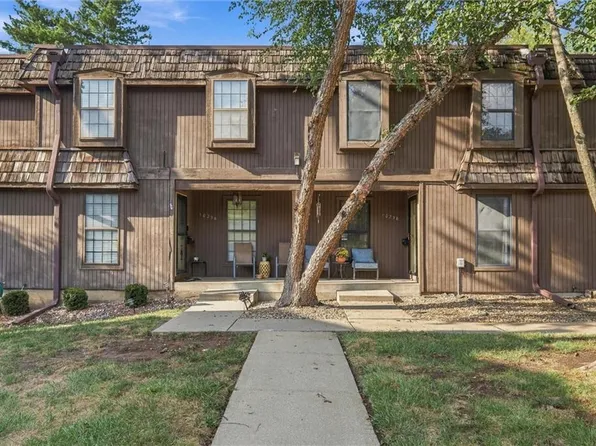 10258 Cedarbrooke Ln, Kansas City, MO 64131