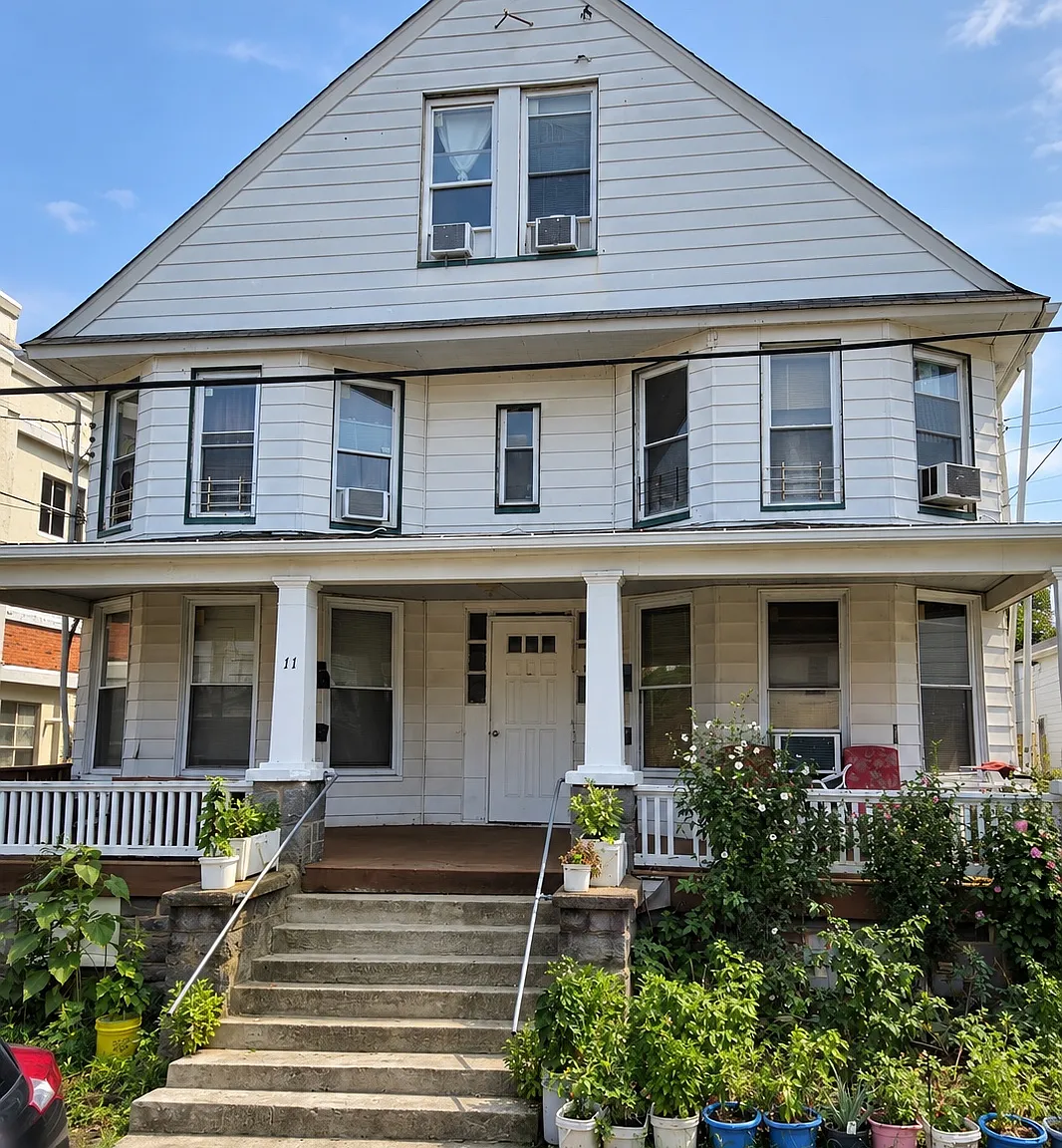 11 S Webster Ave — Photo 1