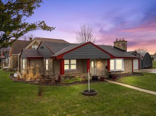 311 W Pierre Ln, Port Washington, WI 53074