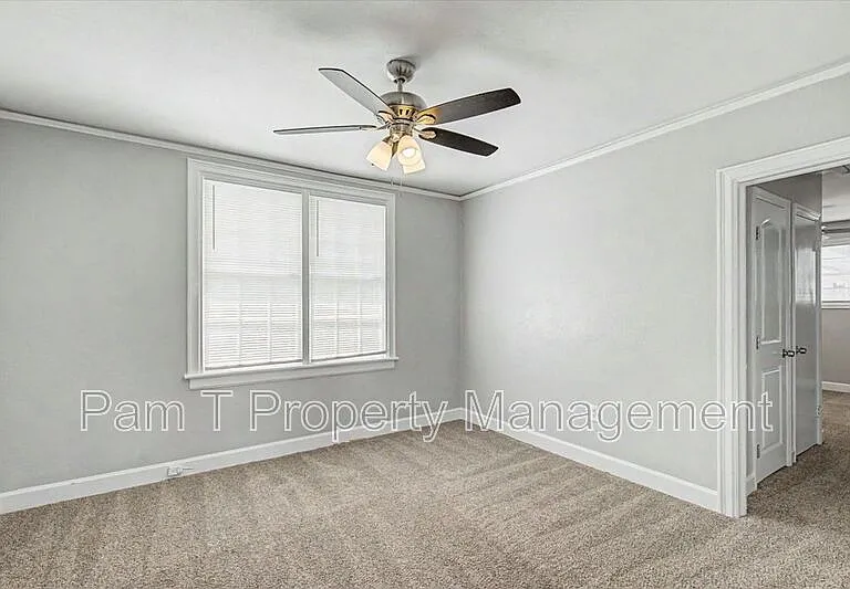 633 W 35th St — Photo 18