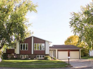 110 W 16th St, Grafton, ND 58237