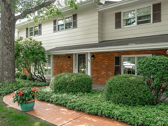 2nd image of 60 Pine Crest Dr