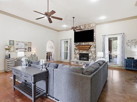 4th image of 13989 Windham Dr