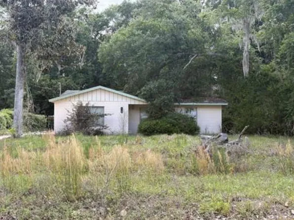 107 Woodlawn Rd, Satsuma, FL 32189