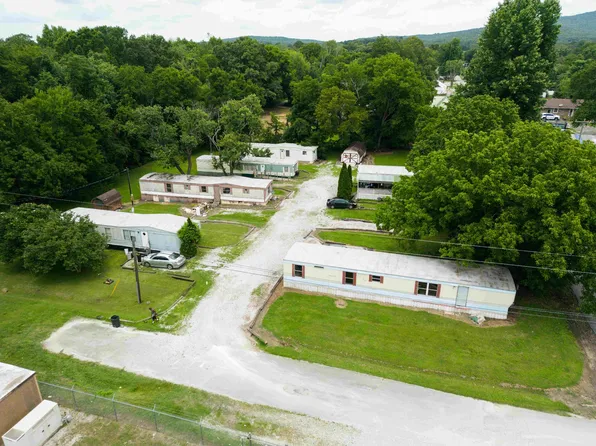 302 Hawkins St, Cowan, TN 37318