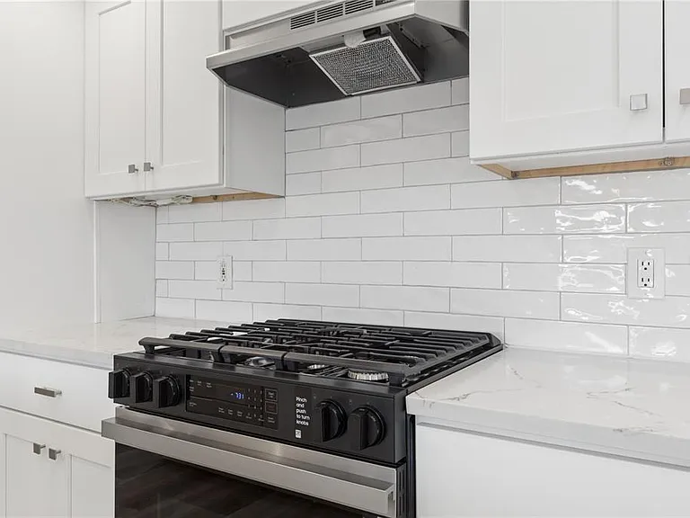 5400 Denver St NE — Photo 17