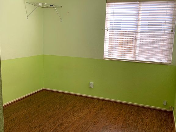 5th image of 32476 Hupp Dr