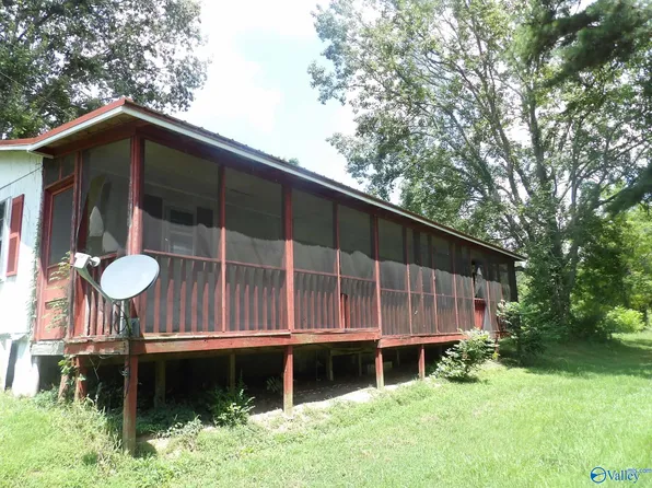 289 Powell Chapel Rd, Falkville, AL 35622