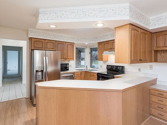 2nd image of 1804 Oakfield Dr #4
