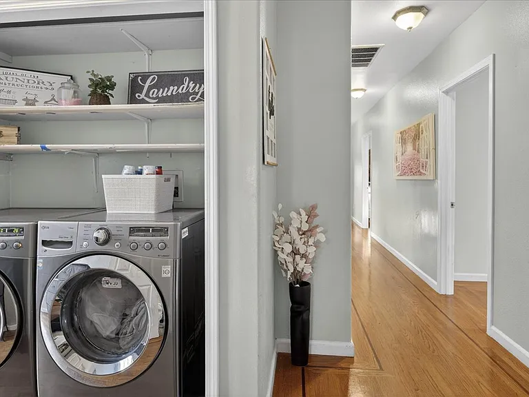 139 Grove Way #A — Photo 8