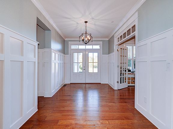 4th image of 3136 Bradfield Dr