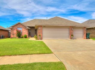 708 Morningside Dr, Yukon, OK 73099