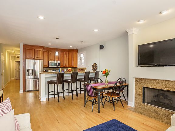 2nd image of 3229 N Clifton Ave APT 1S