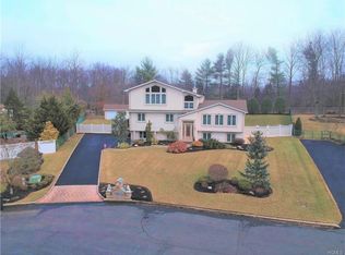 34 Bridge Rd, Nanuet, NY 10954