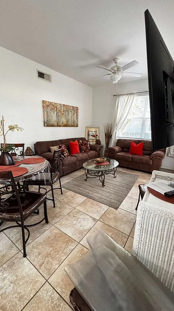 4 bed, 1470 sqft, $1,950 — Photo 2