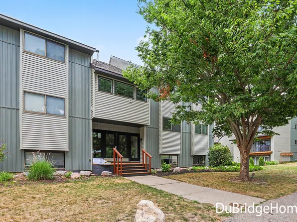 6711 Boca Vista Dr NE Unit 102, Rockford, MI 49341