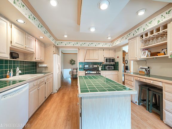5th image of 1006 Cobble Hill Ct