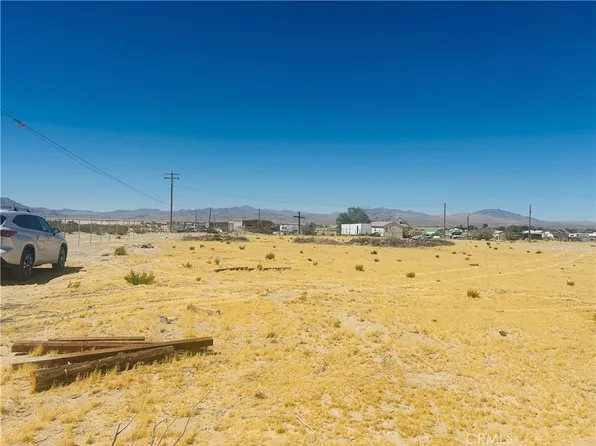 33812 Sunset Rd, Lucerne Valley, CA 92356