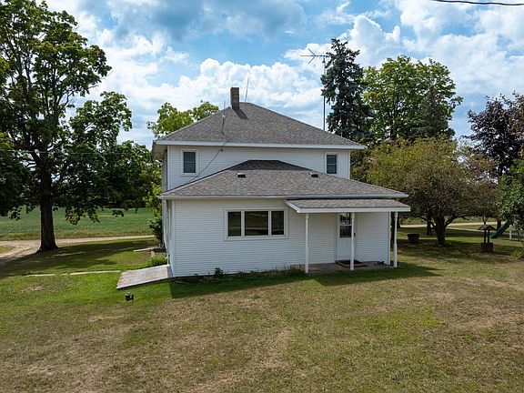 5th image of 402 W Chapman Rd
