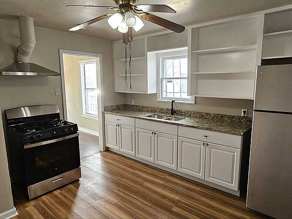 4th image of 339 Leroux St