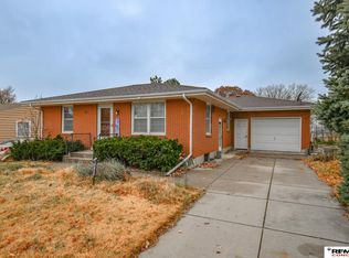 4221 N 11th St, Lincoln, NE 68521