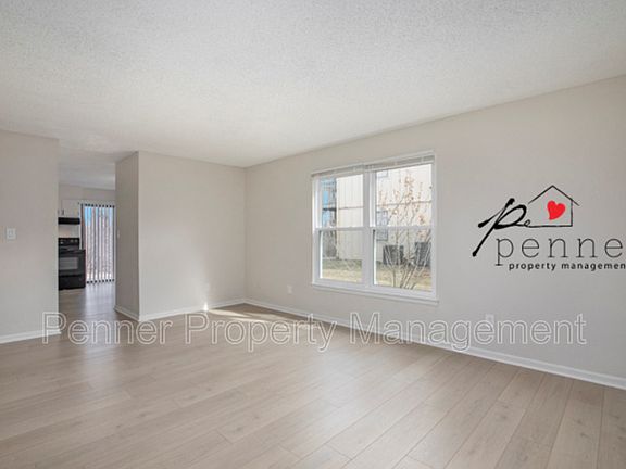 2nd image of 1032D NE Lindsay Ave