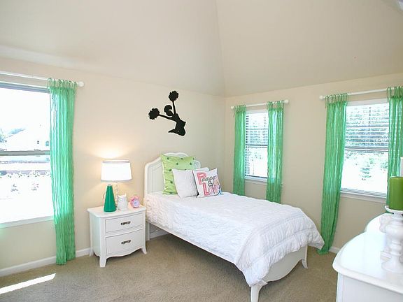 3rd image of 177 Cypress Cove Ct