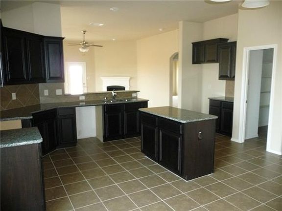 3rd image of 2178 Liriope Ln