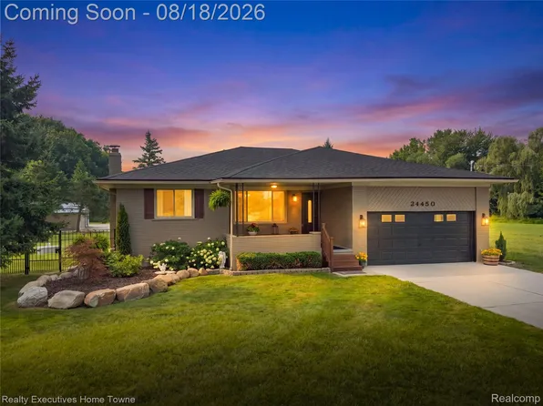 24450 Chapman Rd, Macomb, MI 48042