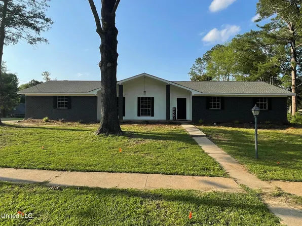 1600 Melrose Pl, Clinton, MS 39056