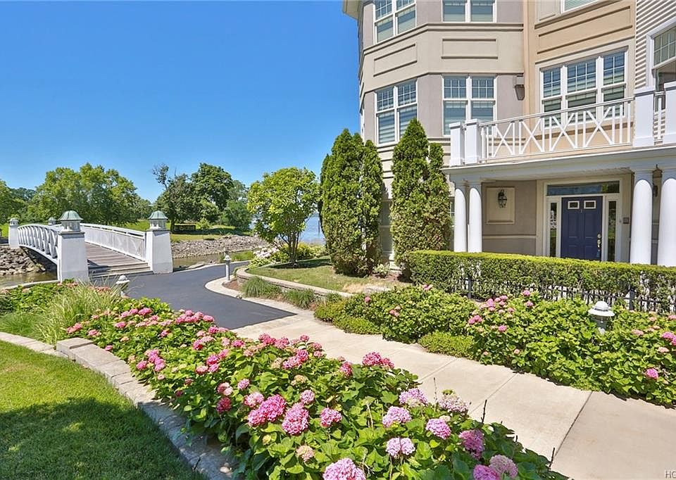 1st image of 1 Edge Water Ln