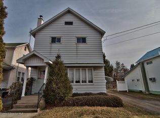 562 Keystone Ave, Peckville, PA 18452