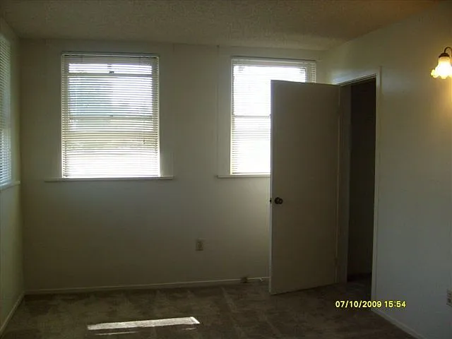 215 Semple St — Photo 11