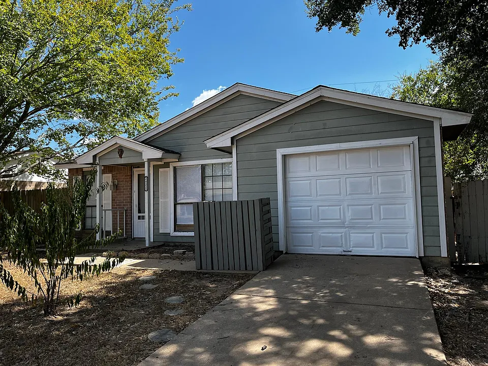 24111 Four Sixes Ln