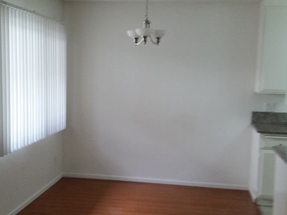 4th image of 447 W Elk Ave #0