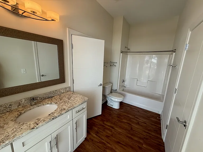 196 W Main St #6 — Photo 9
