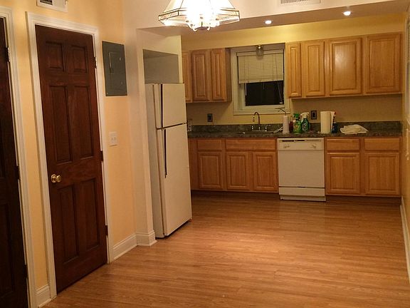 4th image of 4111 Franklin St