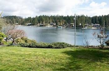 5th image of 3913 Forest Beach Dr NW