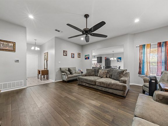 4th image of 620 Apple Cross Ct