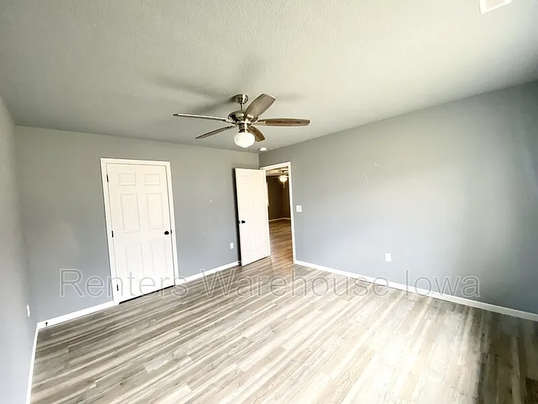 217 E Front St #B — Photo 11