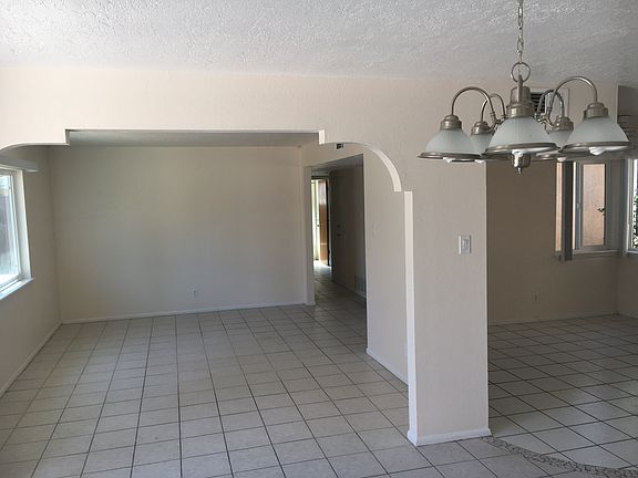 3rd image of 920 La Charles Dr NE