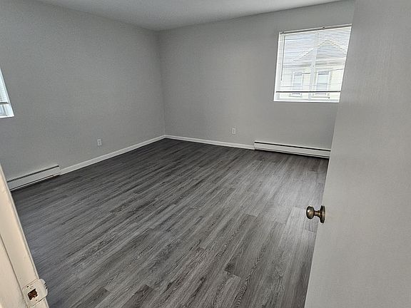 4th image of 480 Norfolk St #C13e9b6a3