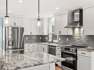 12 Eagle St, West Roxbury, MA 02132