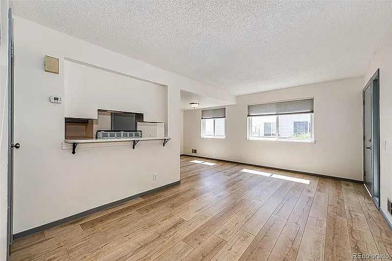 2 bed, 900 sqft, $1,800 — Photo 2
