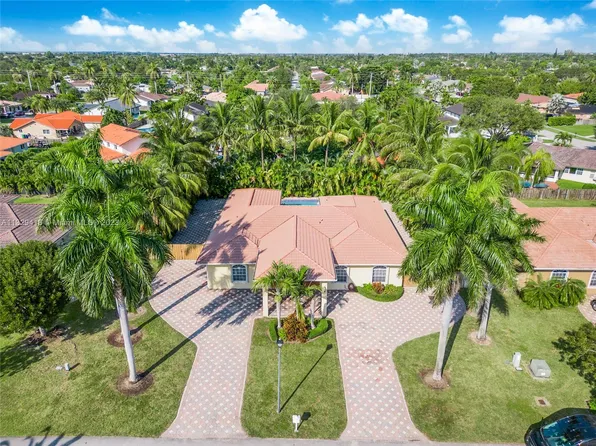 15341 SW 162nd St, Miami, FL 33187