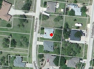 94 Lakeshore Dr, Runaway Bay, TX 76426