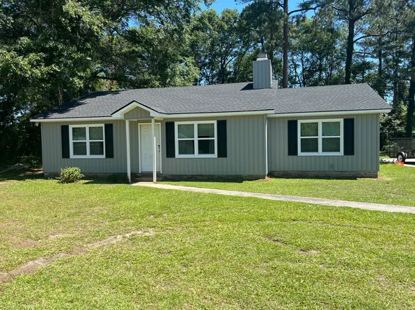 809 Robin Hood Trl, Statesboro, GA 30458